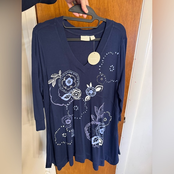 New With Tags, Beautiful Navy Women's Tunic, Size 14, 3/4 Sleeves & V-Neckline - Picture 14 of 17